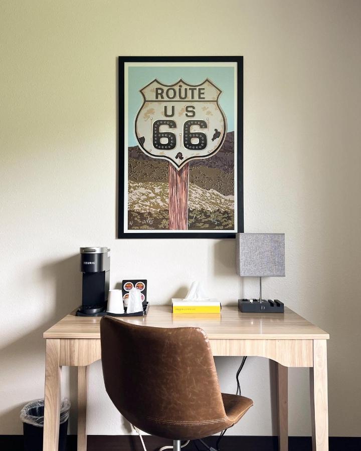 The Trail - Atlanta, Illinois - Route 66, I-55 Hotel